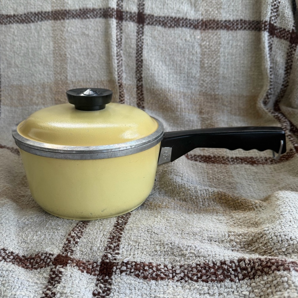 Club Cookware 1 QT Cast Aluminum Sauce Pan Pot Harvest Yellow w Lid Vintage MCM